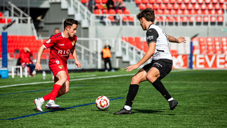 Derrota per la mínima (1-2) del Terrassa FC contra el Valencia Mestalla a l'Estadi Olímpic de Terrassa