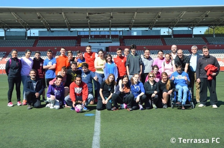 Els alumnes de L&#039;Heura visiten l&#039;Estadi Olímpic de Terrassa