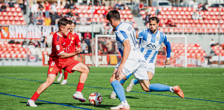 Empat (1-1) d'un superior Terrassa FC contra l'Atlético Baleares a l'Estadi Olímpic de Terrassa