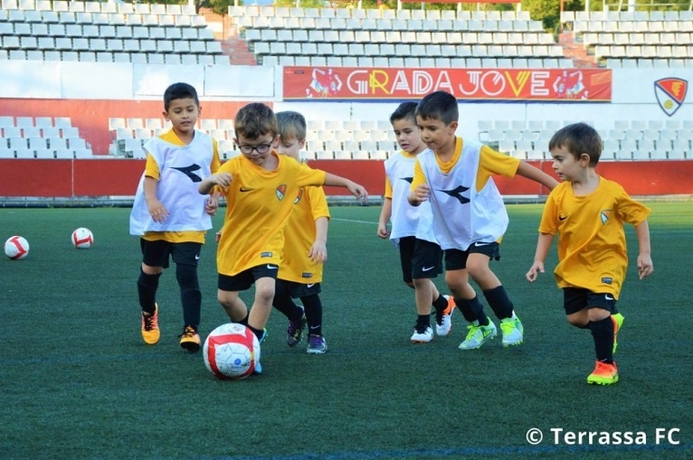 Els entrenaments del futbol base terrassista començaran 10 minuts més tard