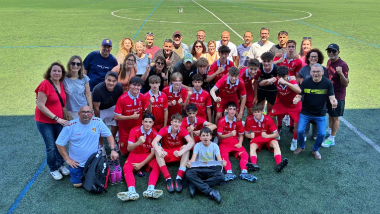 El S16B del Terrassa FC es proclama campi&oacute; de Primera