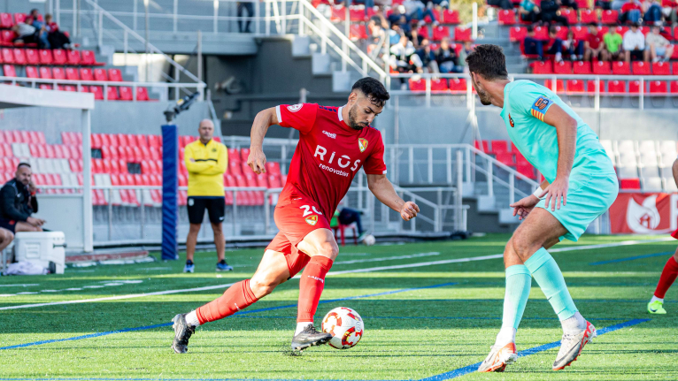 Empat (2-2) del Terrassa FC contra el Torrent CF a l'Estadi Olímpic de Terrassa per allargar la ratxa a quatre partits sense perdre