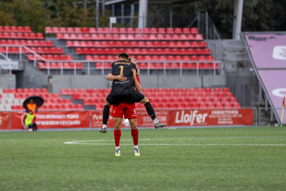 Un hurac&agrave; anomenat 'Terrassa FC' arrasa amb la UD Logro&ntilde;&eacute;s 'B' (3-0) a l'Estadi Ol&iacute;mpic de Terrassa per sumar tres punts m&eacute;s
