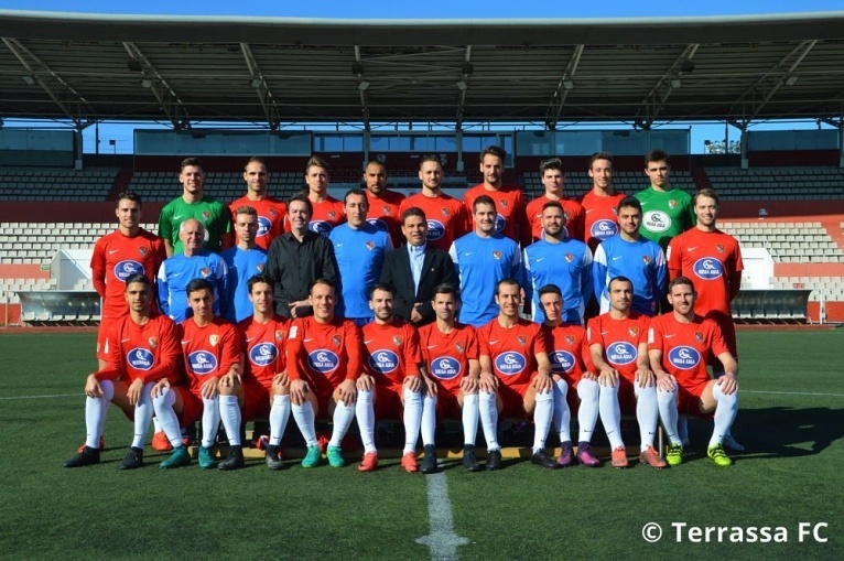 El primer equip del Terrassa FC es fa la foto oficial de la temporada 2016-17