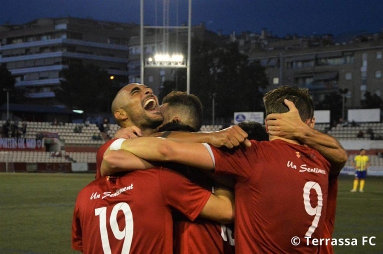 Golejada vermella (4-0) contra el Palamós i directes a la tercera posició