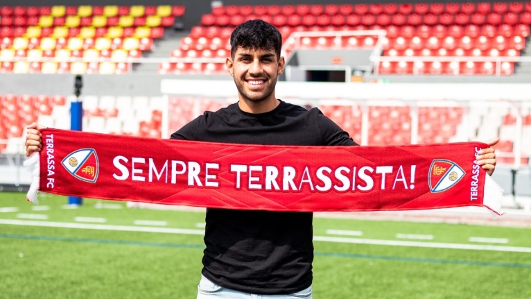 Diego 2025, el lateral dret terrassista renova per dues temporades