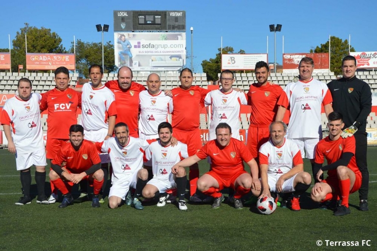 Directiva i treballadors del Terrassa FC golegen 8 a 4 l&#039;equip de premsa i socis del club