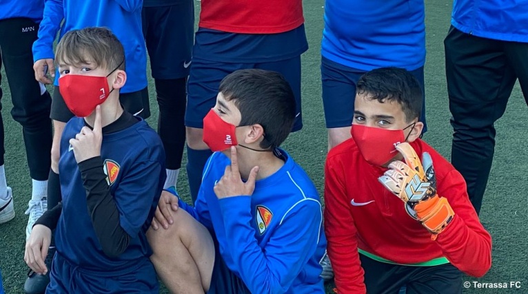 Ja pots demanar la teva mascareta oficial del Terrassa FC personalitzada!