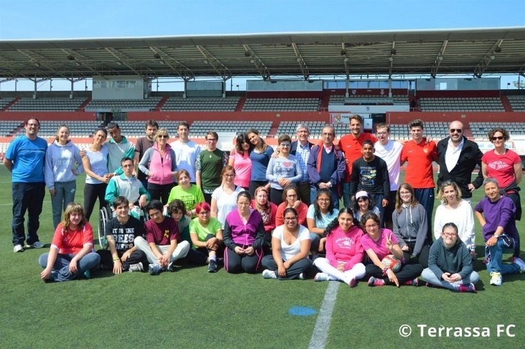 Un nou grup d&#039;alumnes de L&#039;Heura visiten l&#039;Olímpic del Terrassa FC