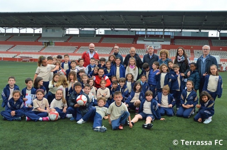 Els alumnes de 2n de primària del Sagrat Cor de Terrassa tanquen la temporada de visites a l&#039;Olímpic