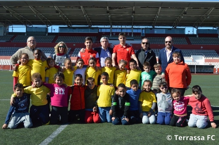 La classe de 2n &#039;B&#039; de Primària de l’Escola Joan Marquès i Casals visita l’Estadi del Terrassa FC
