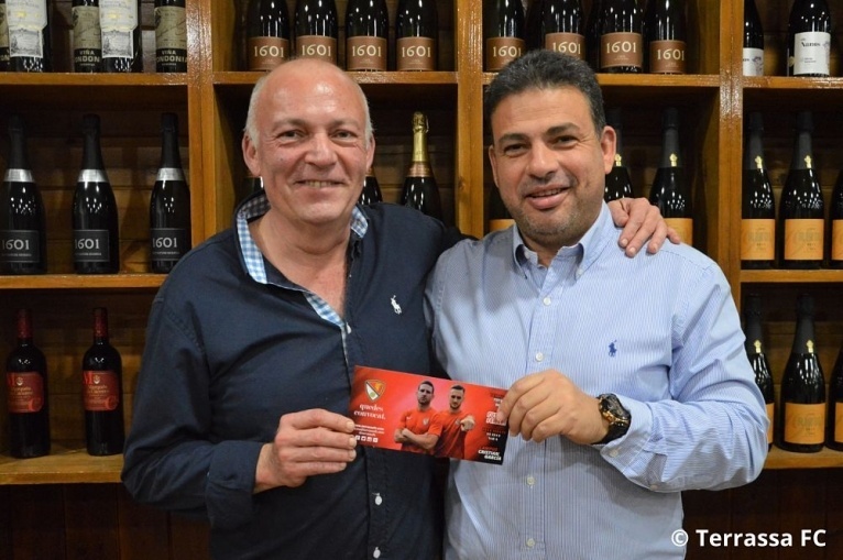 La Braseria regala un dinar a cada soci del Terrassa FC