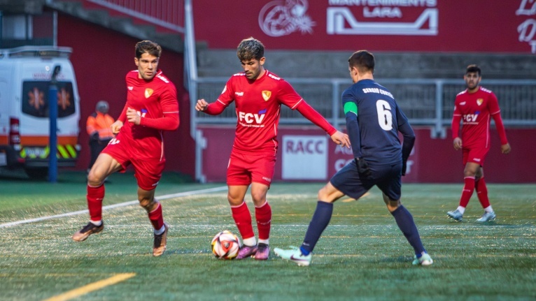 El Terrassa FC treu un bon punt (1-1) en la seva visita al camp del Badalona Futur