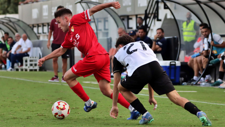 Victòria agònica (1-2) del Terrassa FC, amb espectacular remuntada en menys de deu minuts, al camp del Valencia Mestalla